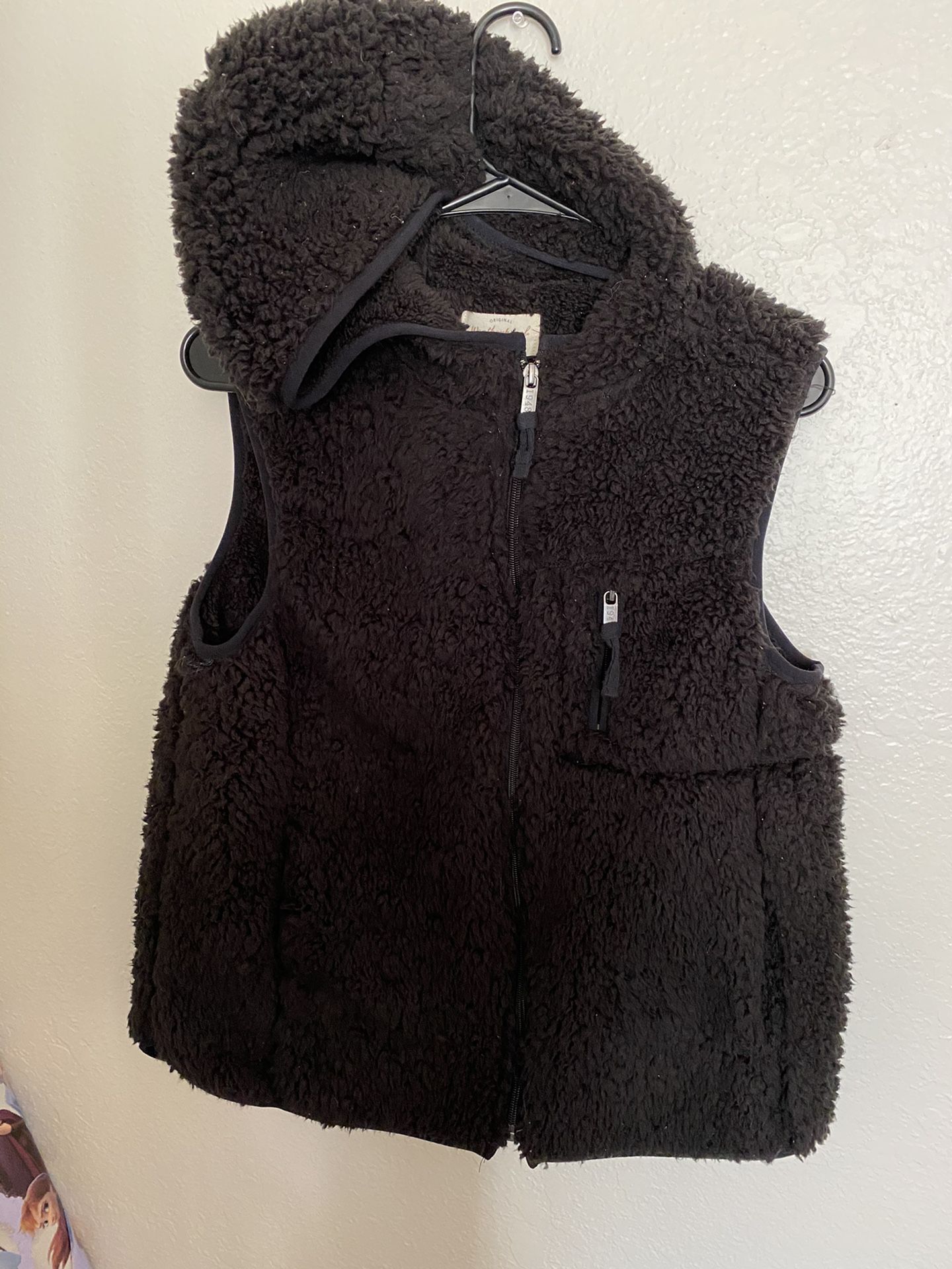 Black Sherpa vest, new never worn without tag size smal