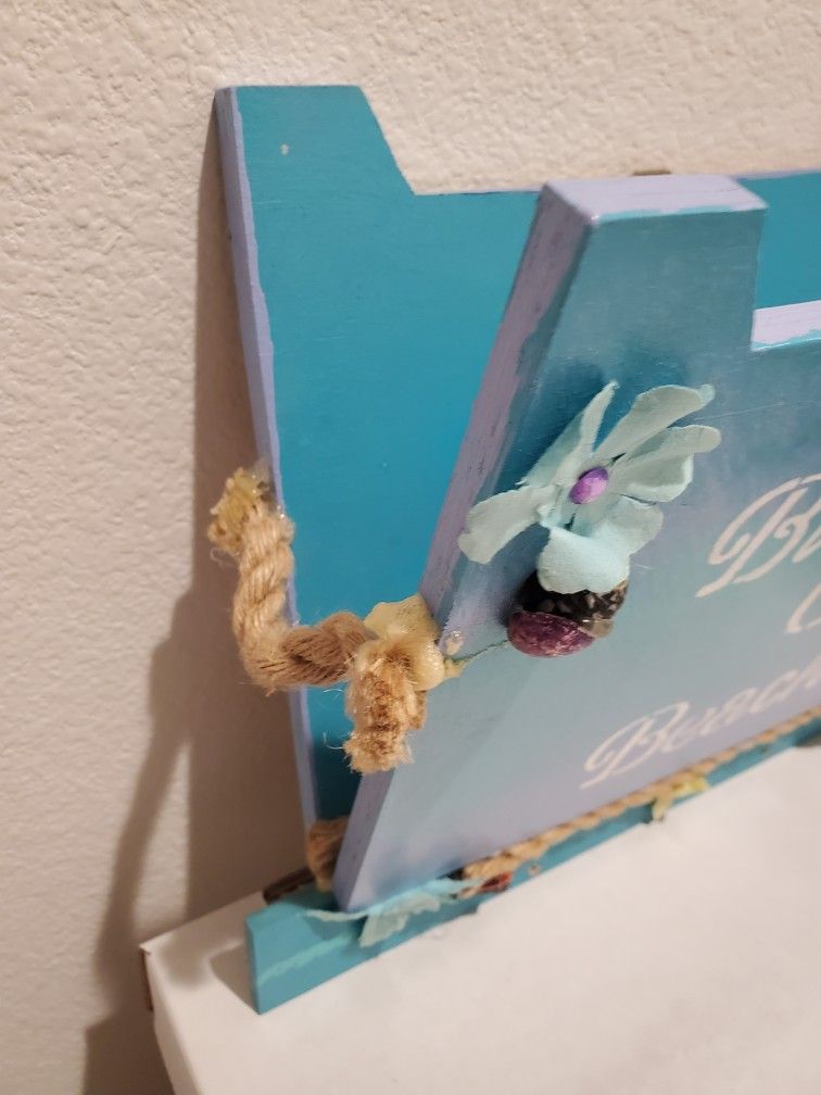 "Bills Or Beach" Wall Hanger For Bills