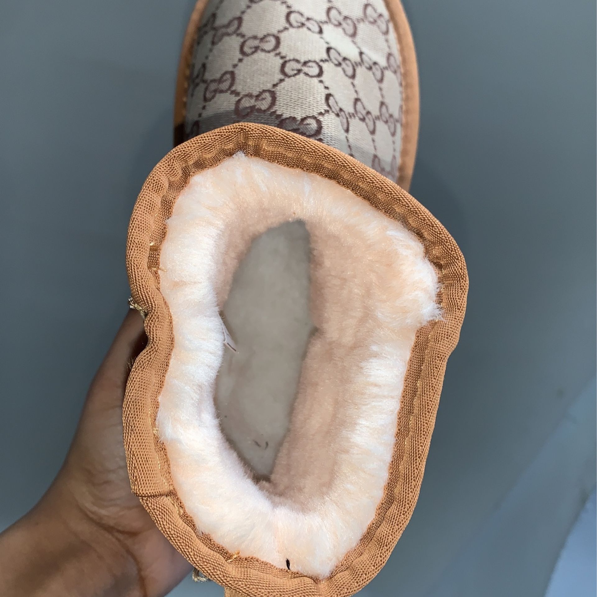 Uggs / Gucci