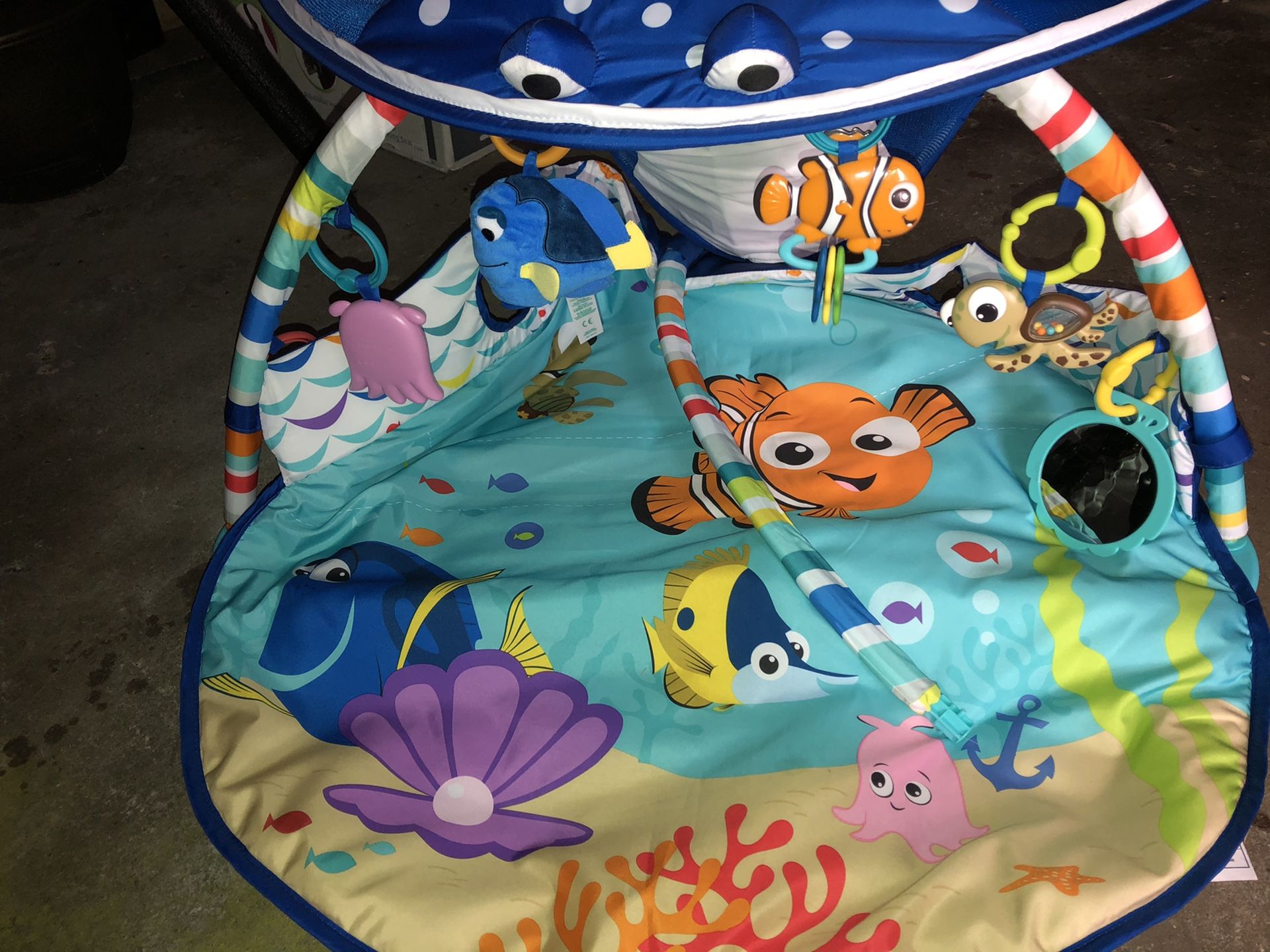 Finding Nemo baby play mat
