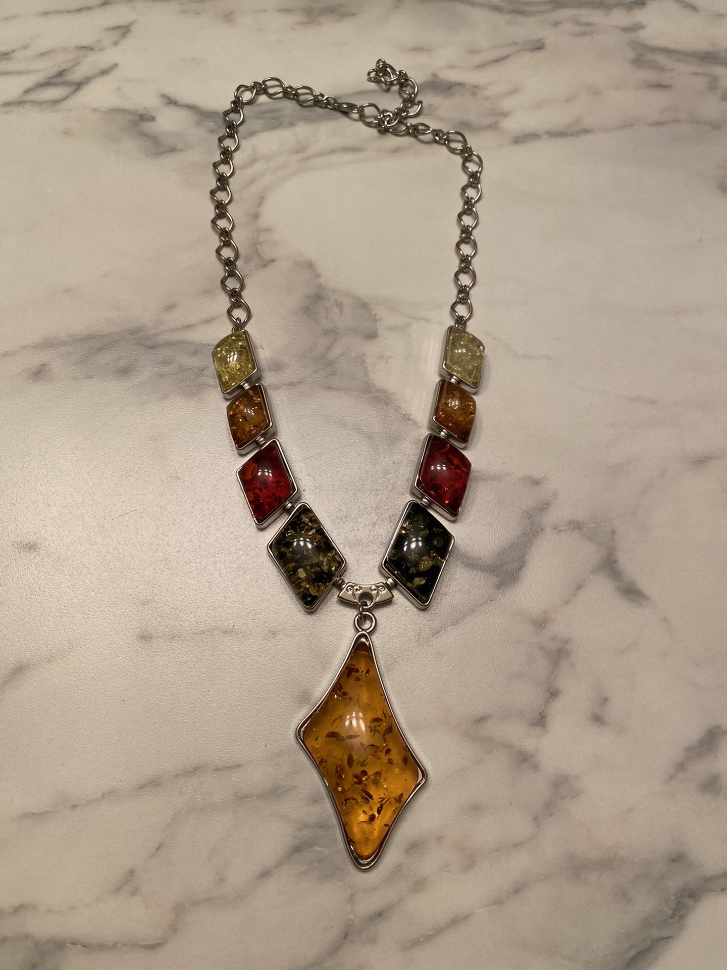 Multicolor Amber-Resembling Beaded Necklace