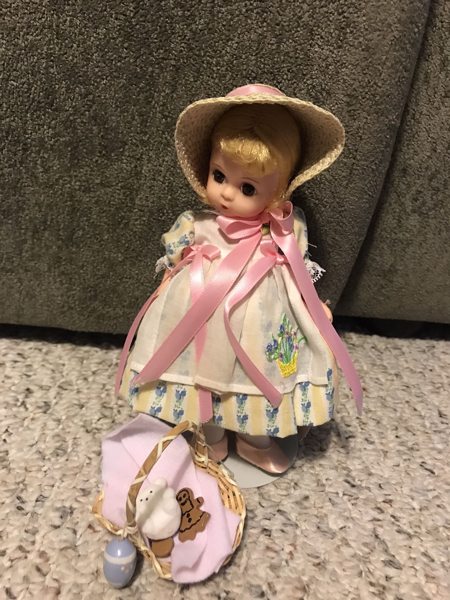 Madam Alexander Doll - Easter Bonnet
