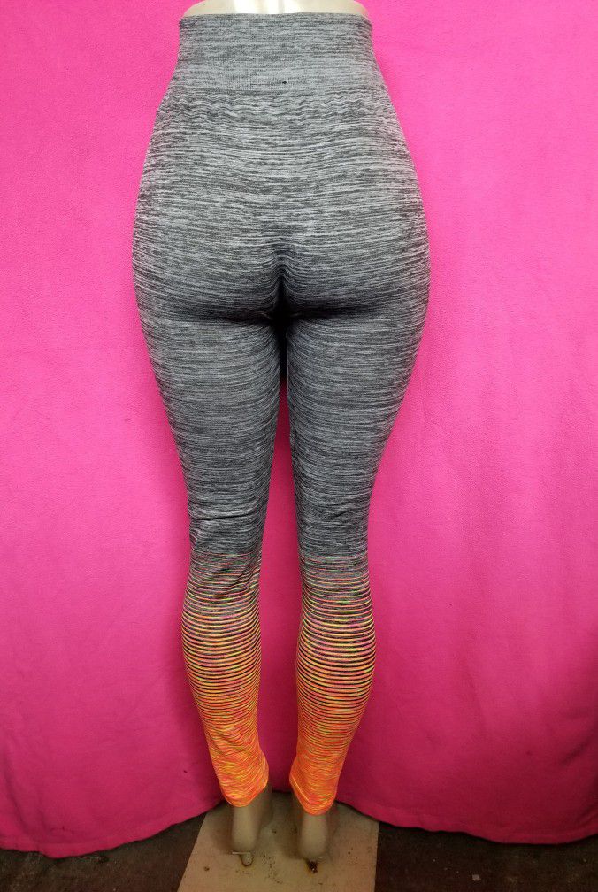 HIGH WAISTED AND STRETCHY LEGGINS Size L/XL 