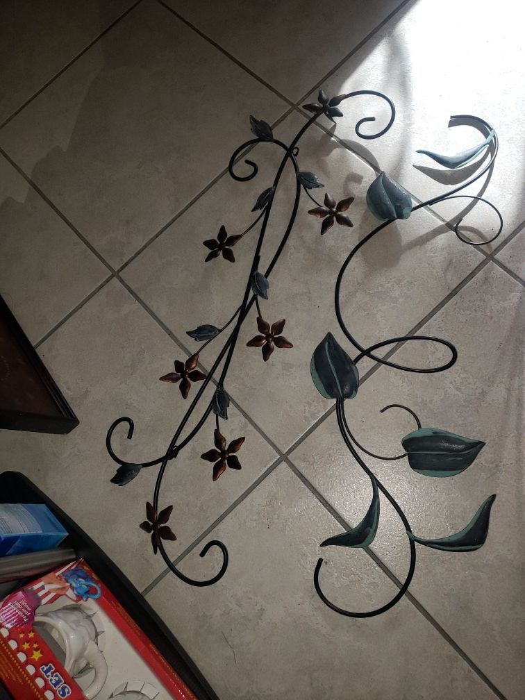 METAL WALL DECOR 5 Each