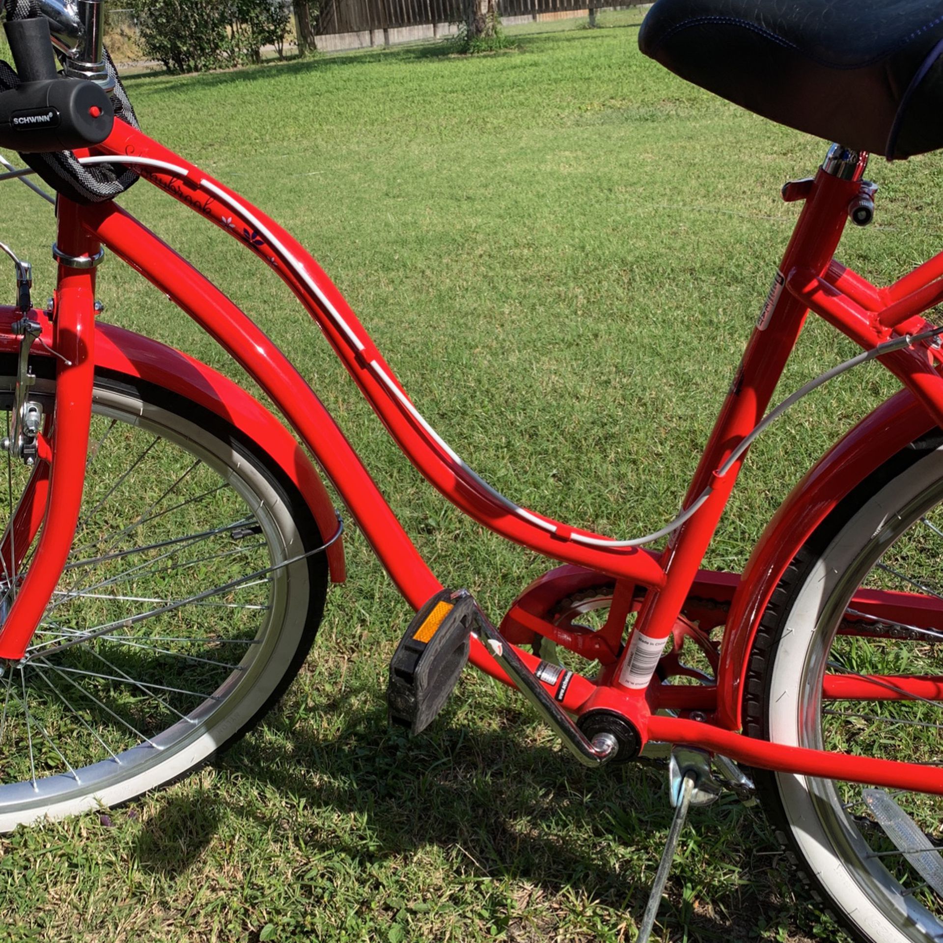 Brand New Schwinn Cruiser With Shift Gears And Chain Lock With 2 Keys