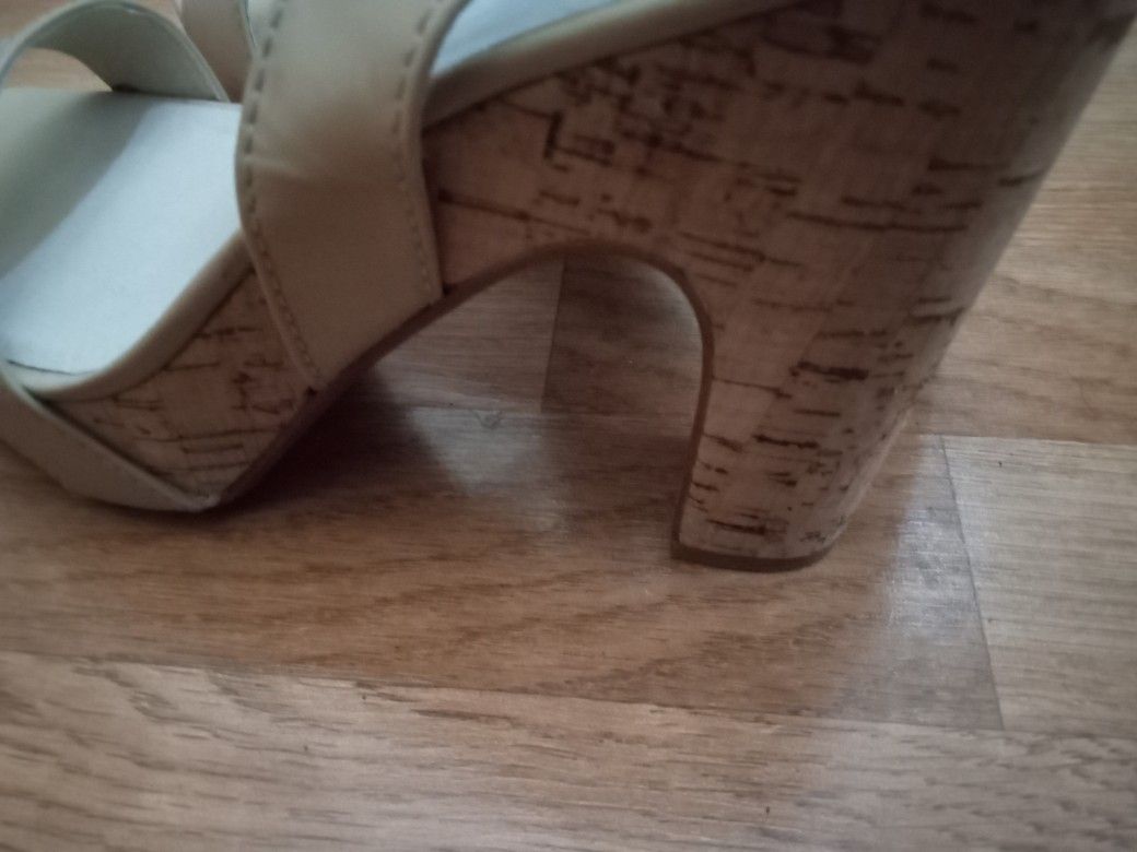 Michael Kors Sz9.5 Platform Sandal Heels