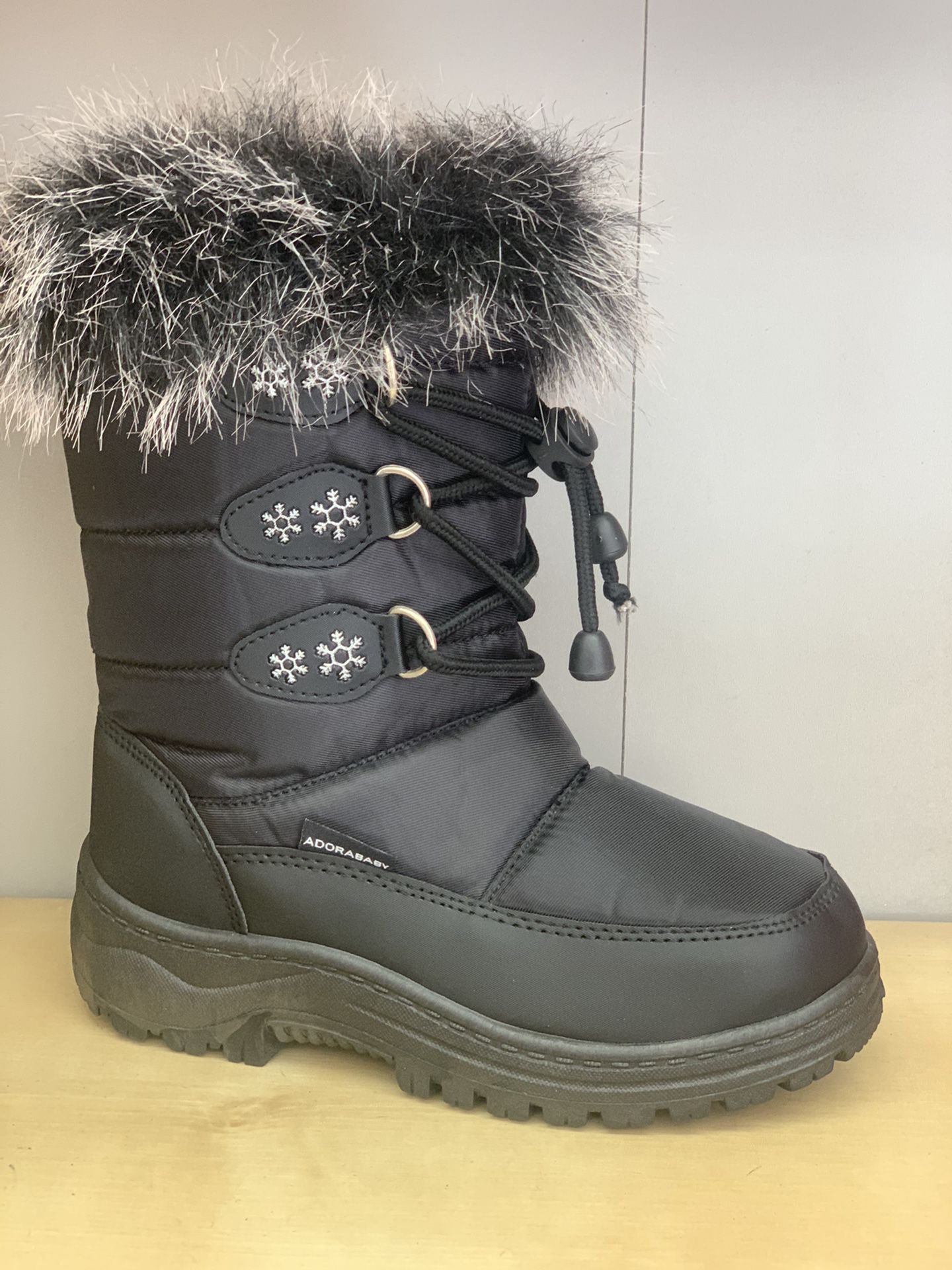 Snow boots for kids girls size 2,3 4 kids sizes