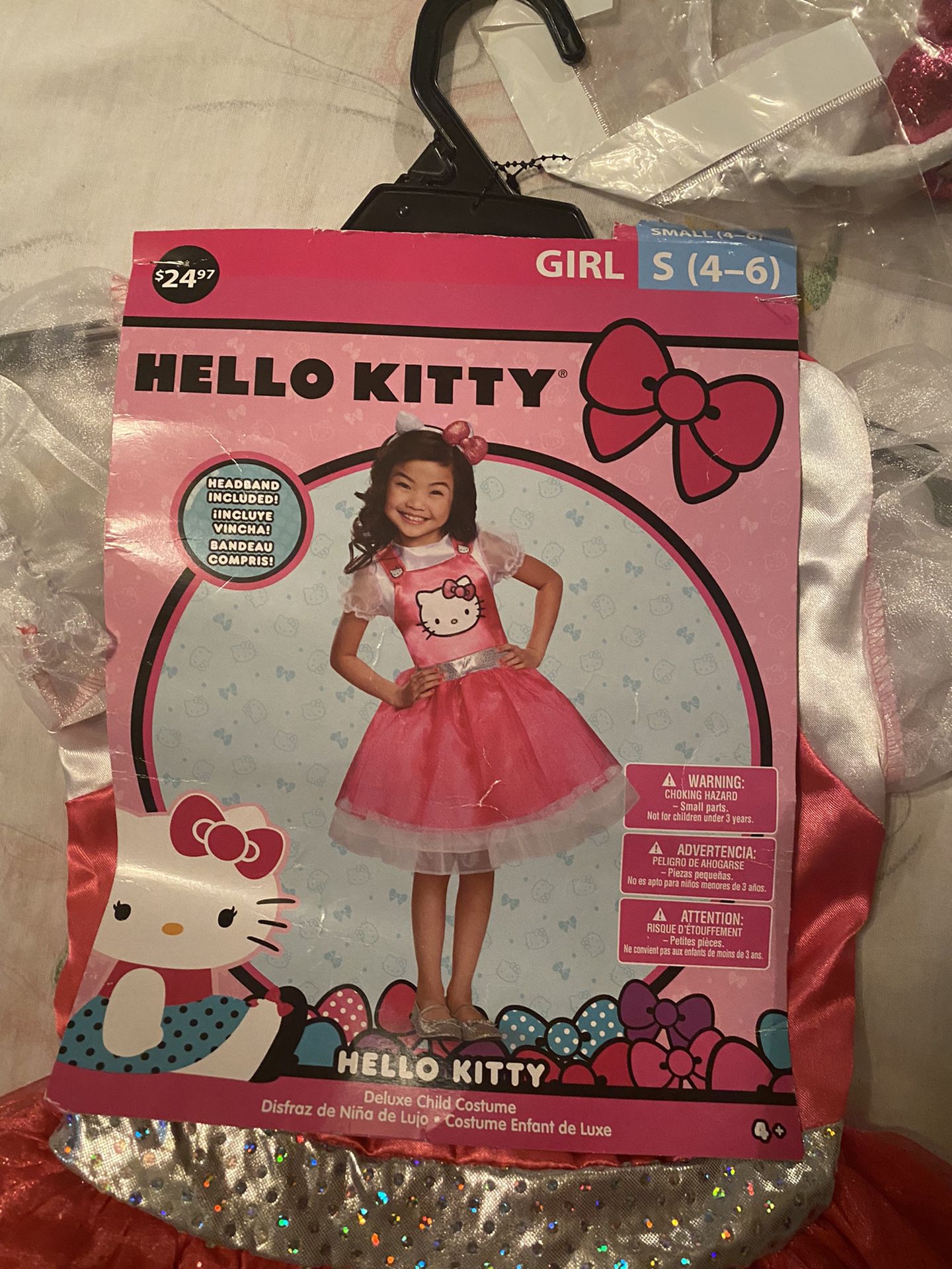 costume enfant 4/6 size new  hello kitty