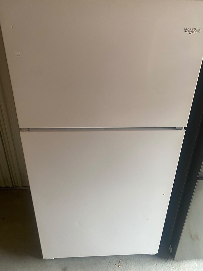 Whirlpool Refrigerator New Free Local Delivery 🚚 