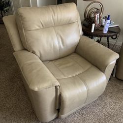 Flexsteel Reclining Sofa, Table and Chairs  Thumbnail