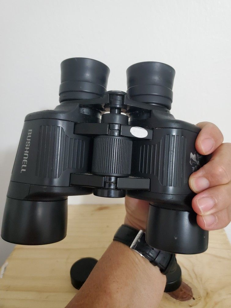 BUSHNELL BINOCULAR 8 x 42 WA 13-2000;430 FT AT 1000 YDS.
