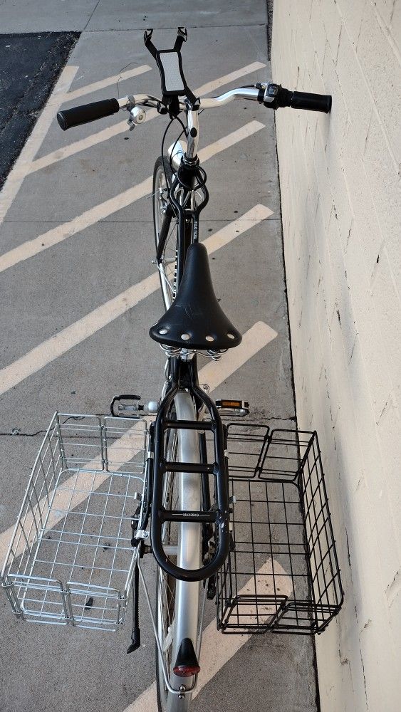 Momentum Ineed Street Bicycle Made By Giant