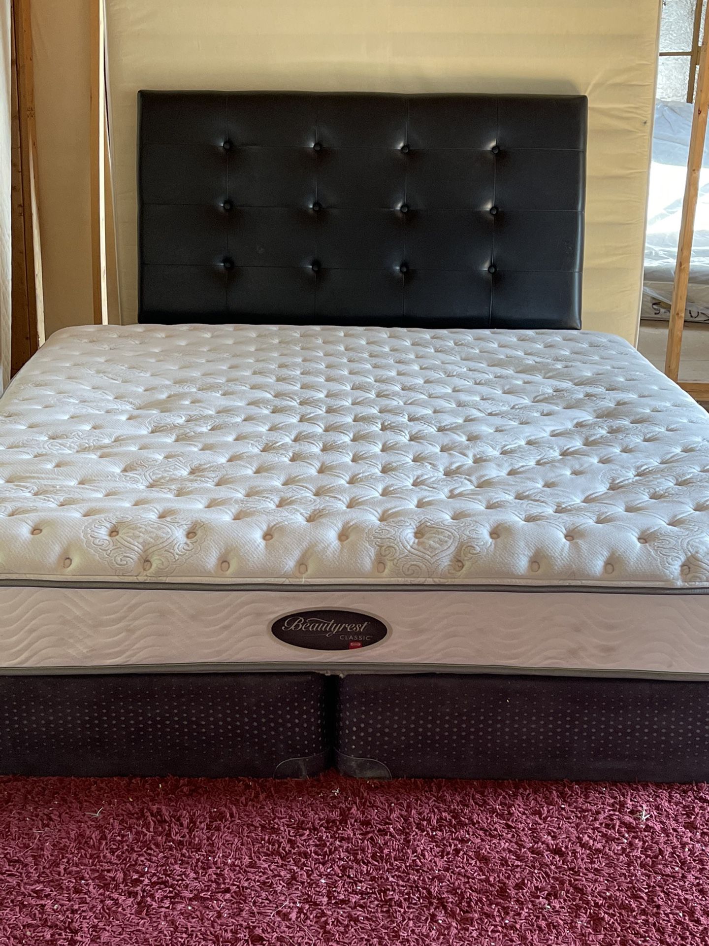 USED KING SIZE BEAUTYREST MATTRESS WITH BOX SPRING
