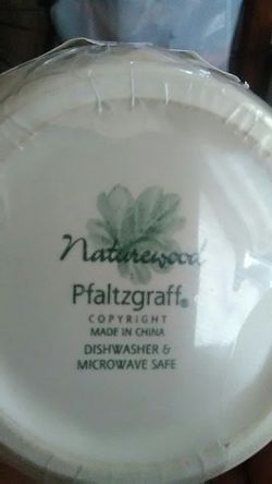 Brand new never opened,natures good,pfaltzgraff measuring cups Thumbnail