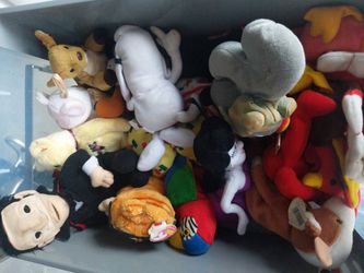 Fifteen Stuffed Animals And Figurines Ty Beanie Babies Various  And Sizes Thumbnail