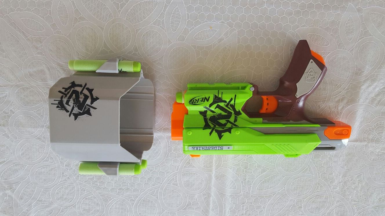 Nerf Zombie Strike Gun With Holster
