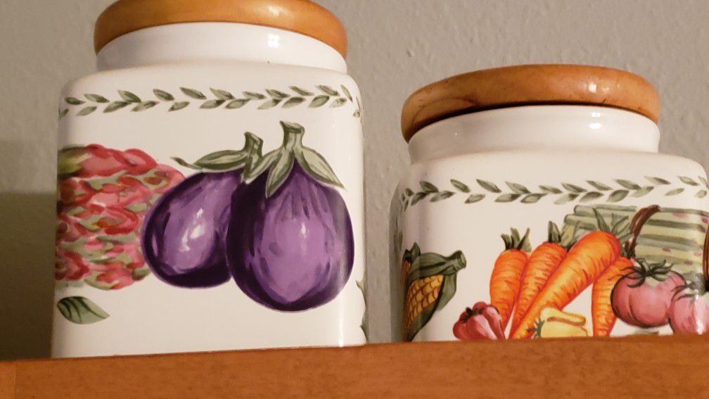 Kitchen containers/decorations