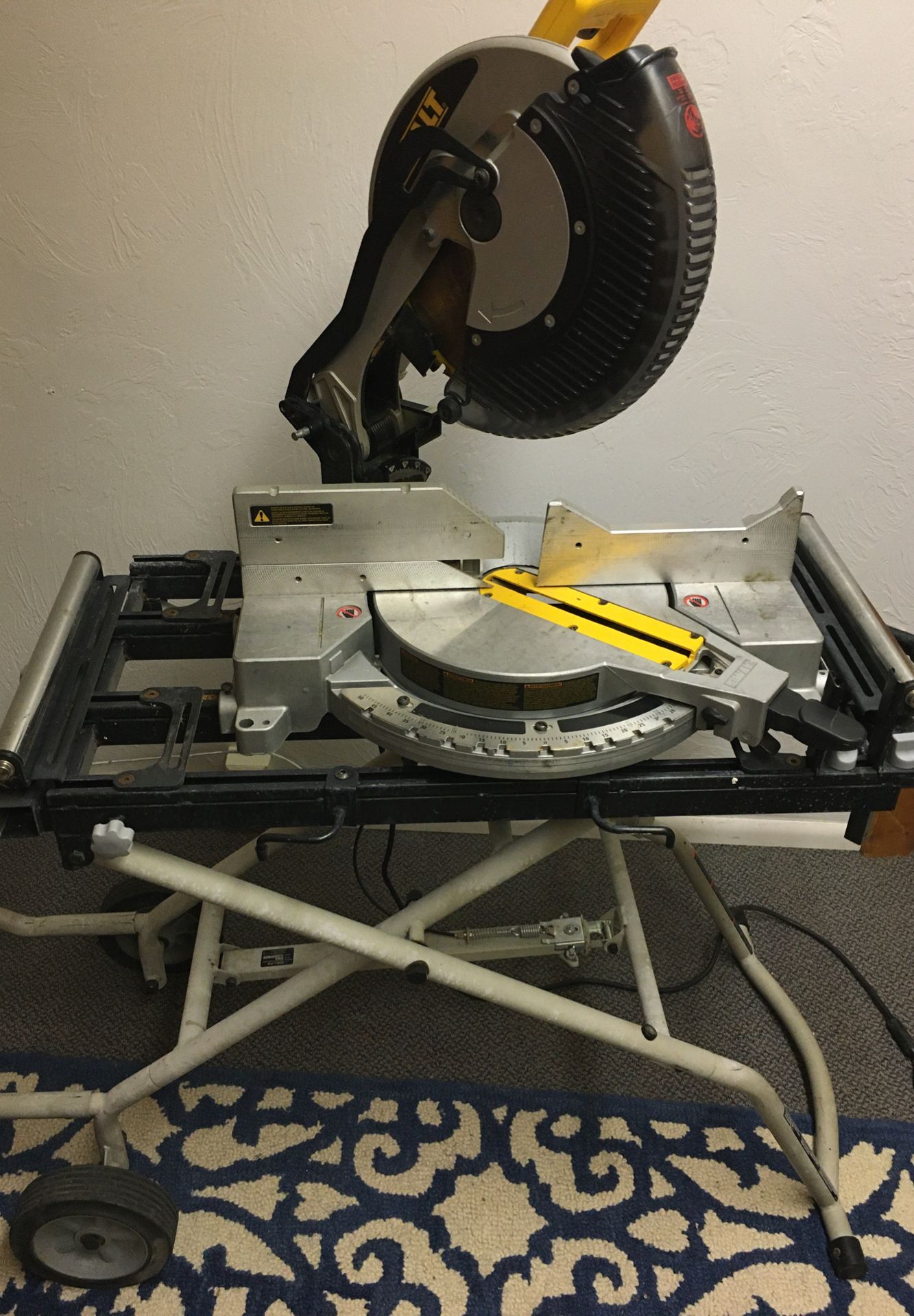 DEWALT MITER SAW