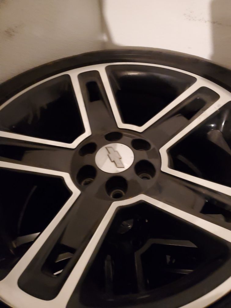 2015 Tahoe Factory 22" rims 6 lug