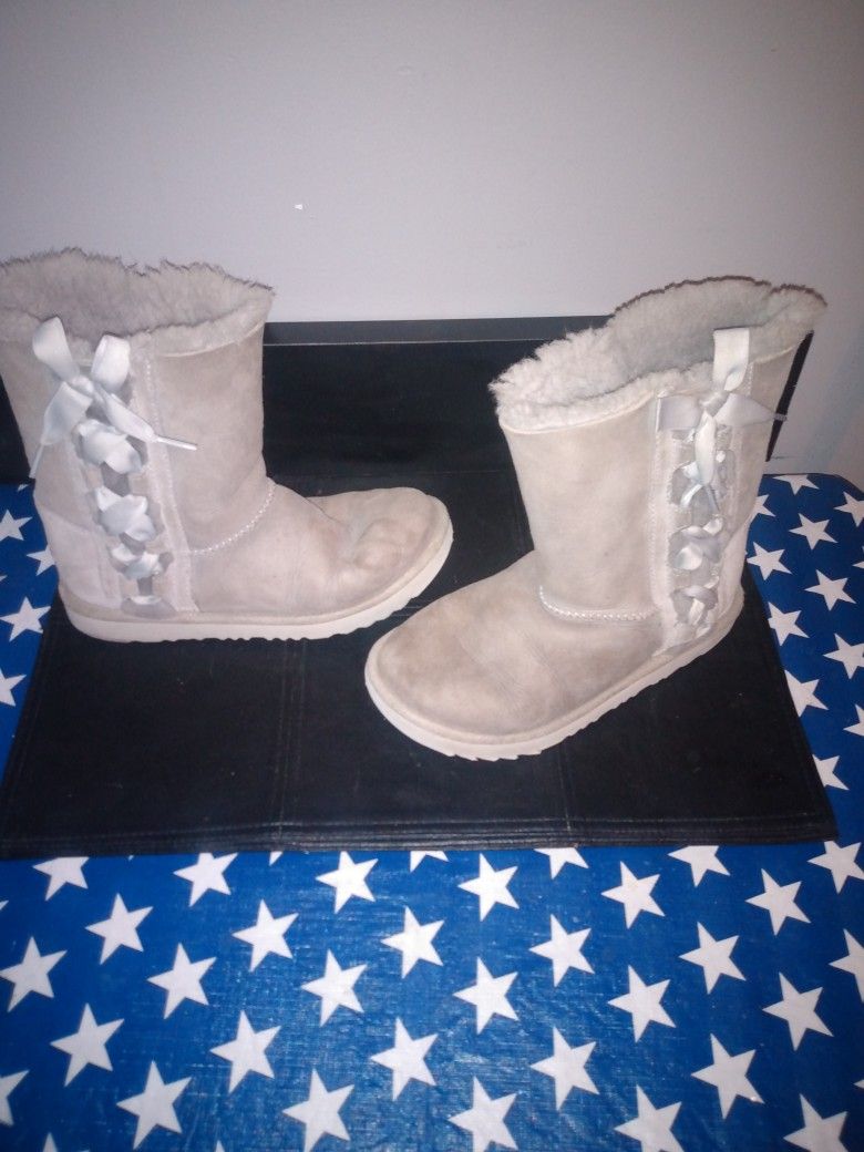 Women's Size 5 UGG Boots