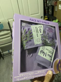Pack of 5 woman's face masks 10% first day posted Thumbnail