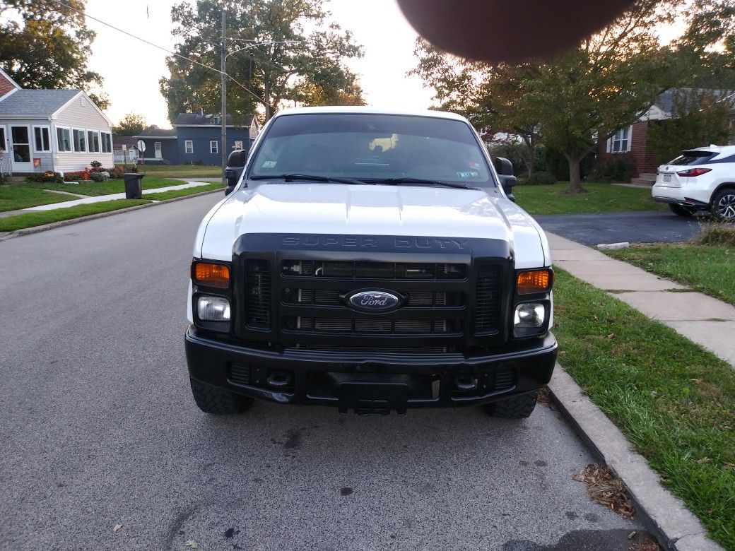 2010 F(contact info removed) Bed 125.000 Miles $11500 Frim