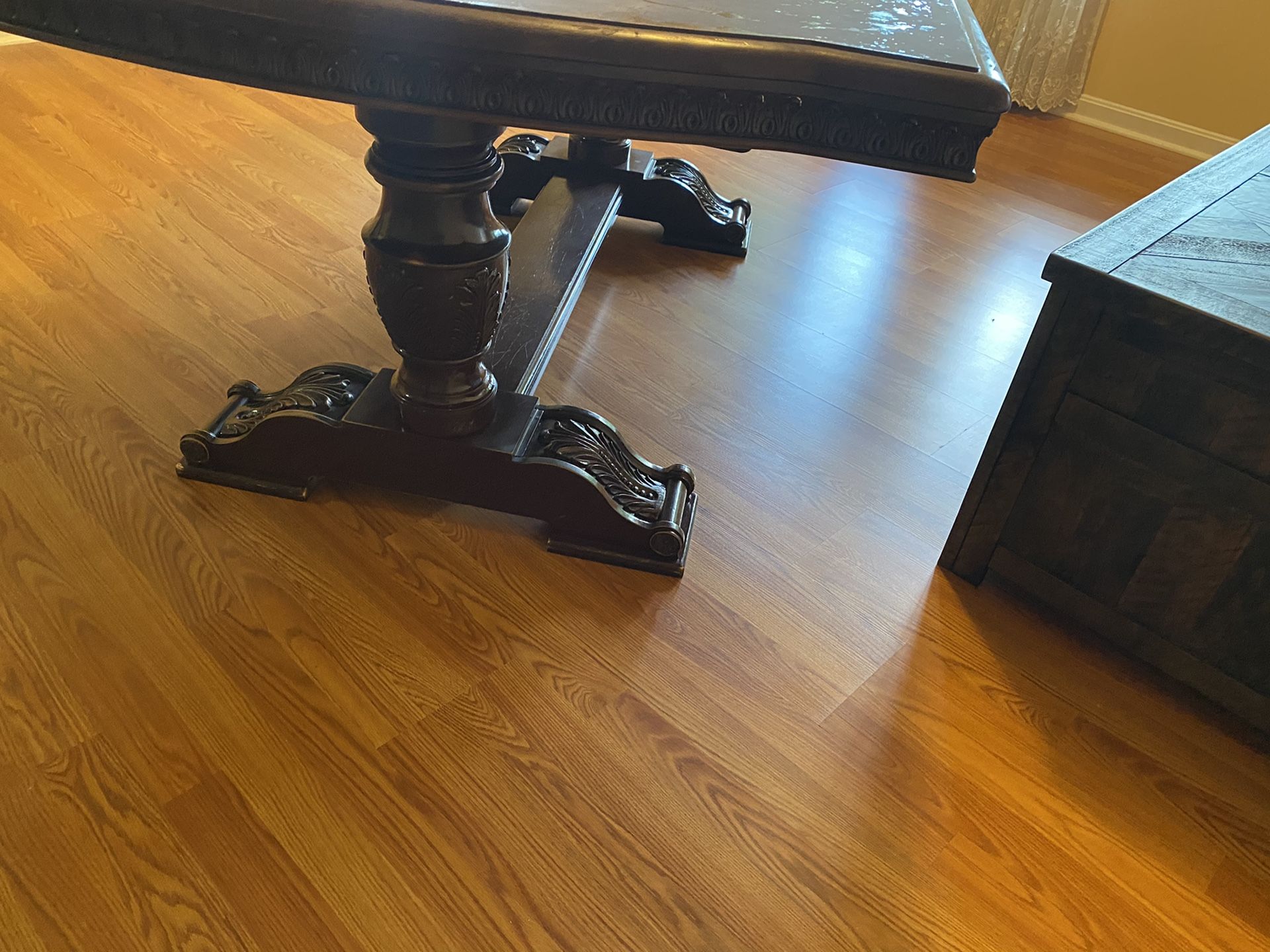 Dinning table with 6 chairs