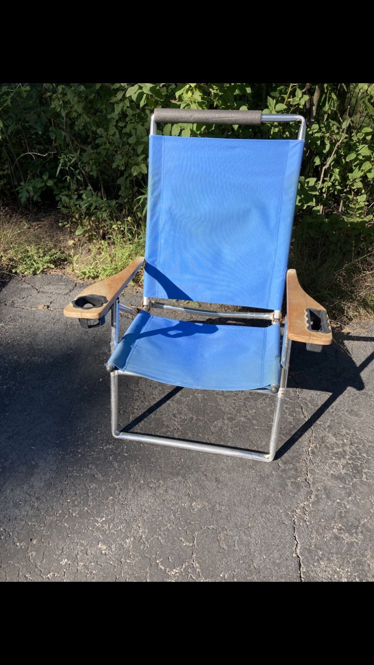 Aluminum Lawn Chair with caring strap