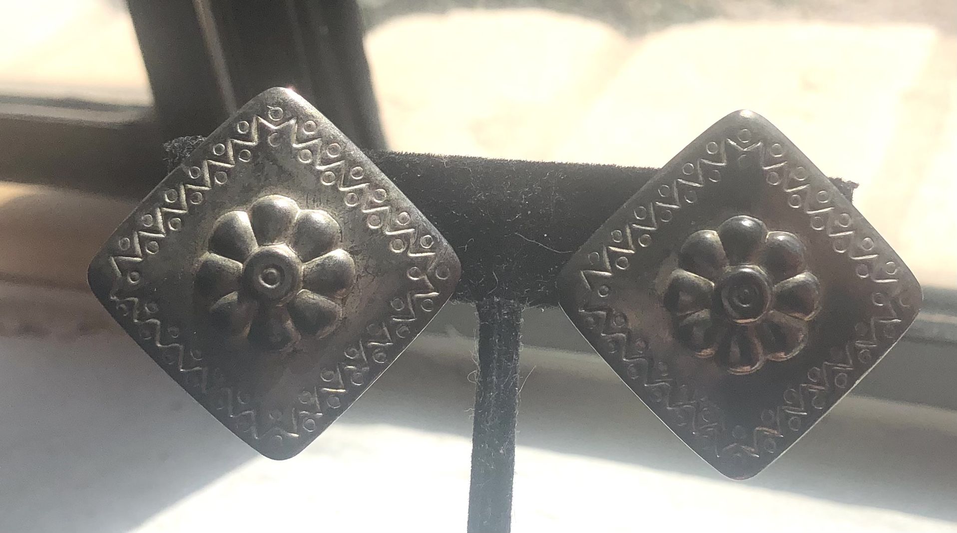 Vintage Silver Tone Clip On Earrings Diamond Shaped A0737