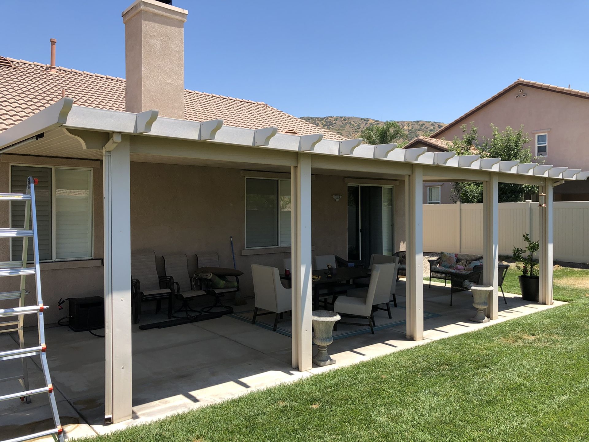 Alumawood patio cover 14’x32’ for Sale in Highland, CA - OfferUp