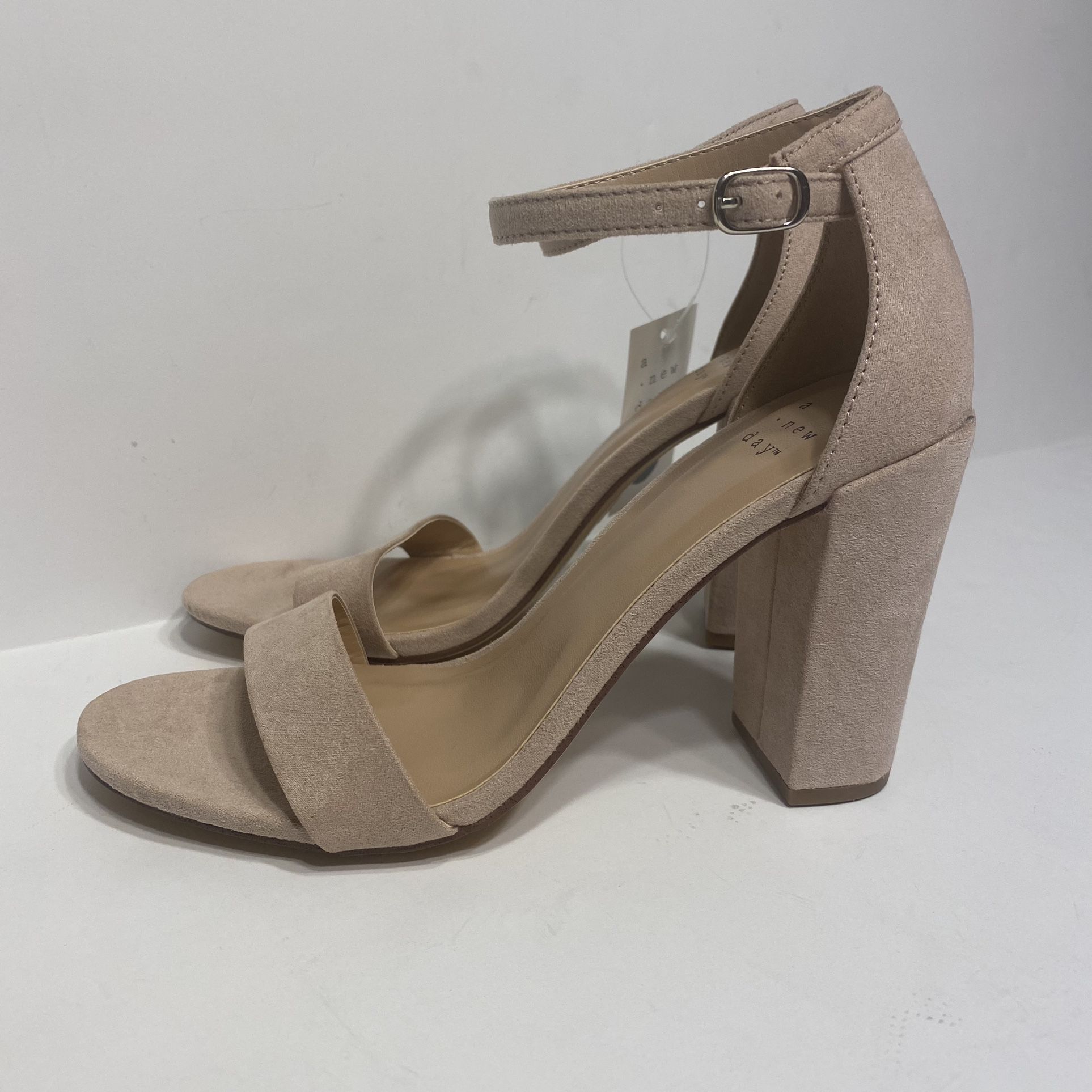 NWT A New Day Blush Suede Heeled Sandals Womens