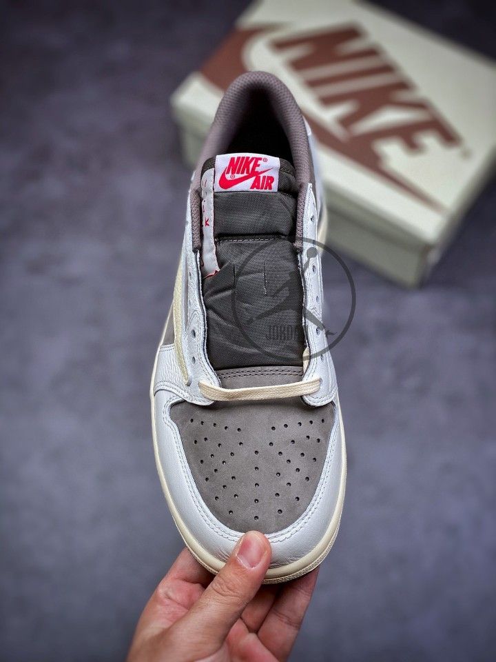 Jordan 1 Low Travis Scott Reverse Mocha Never Used