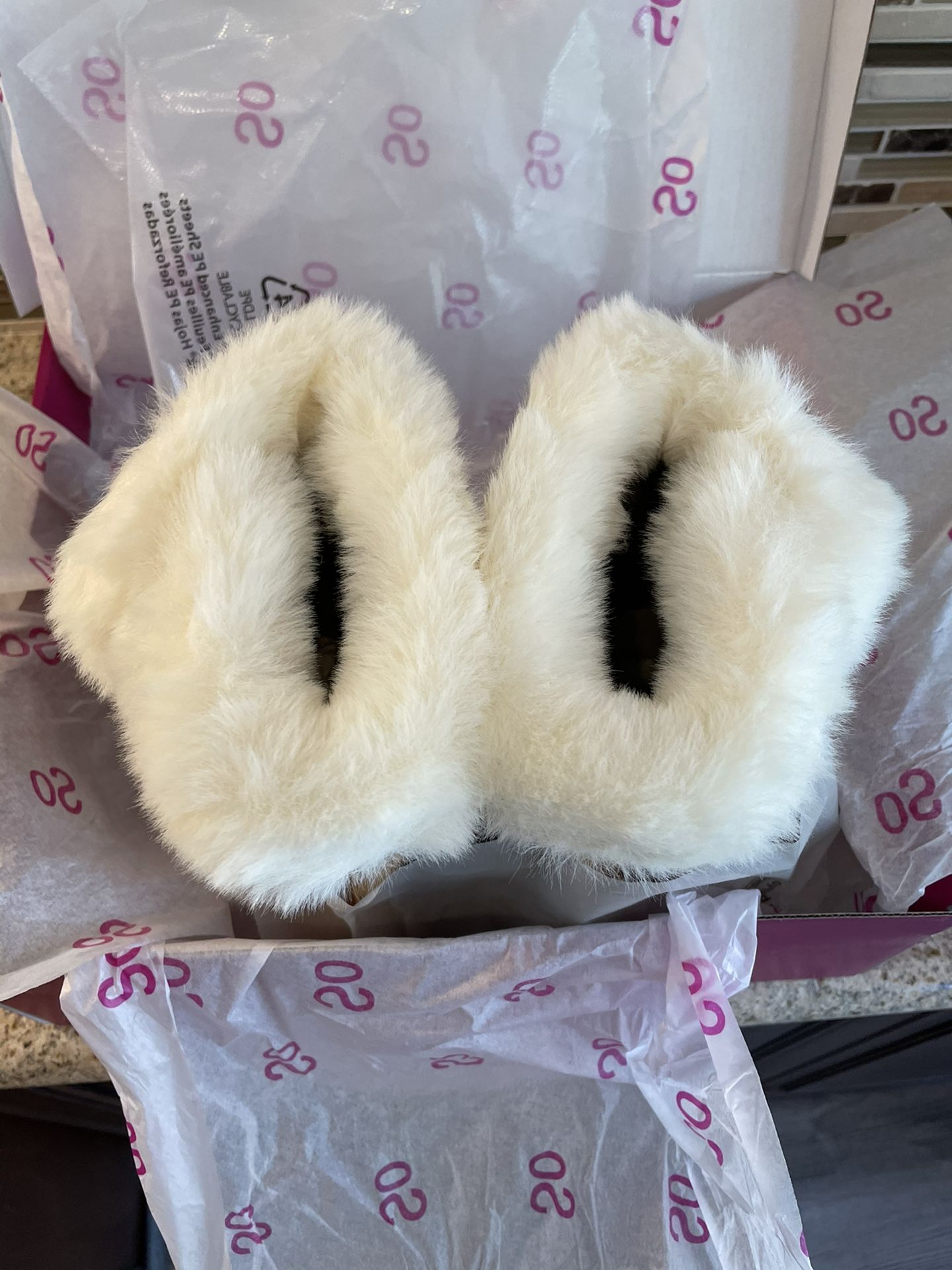 Brand New Women’s Sz 6 Cozy Warm Boots