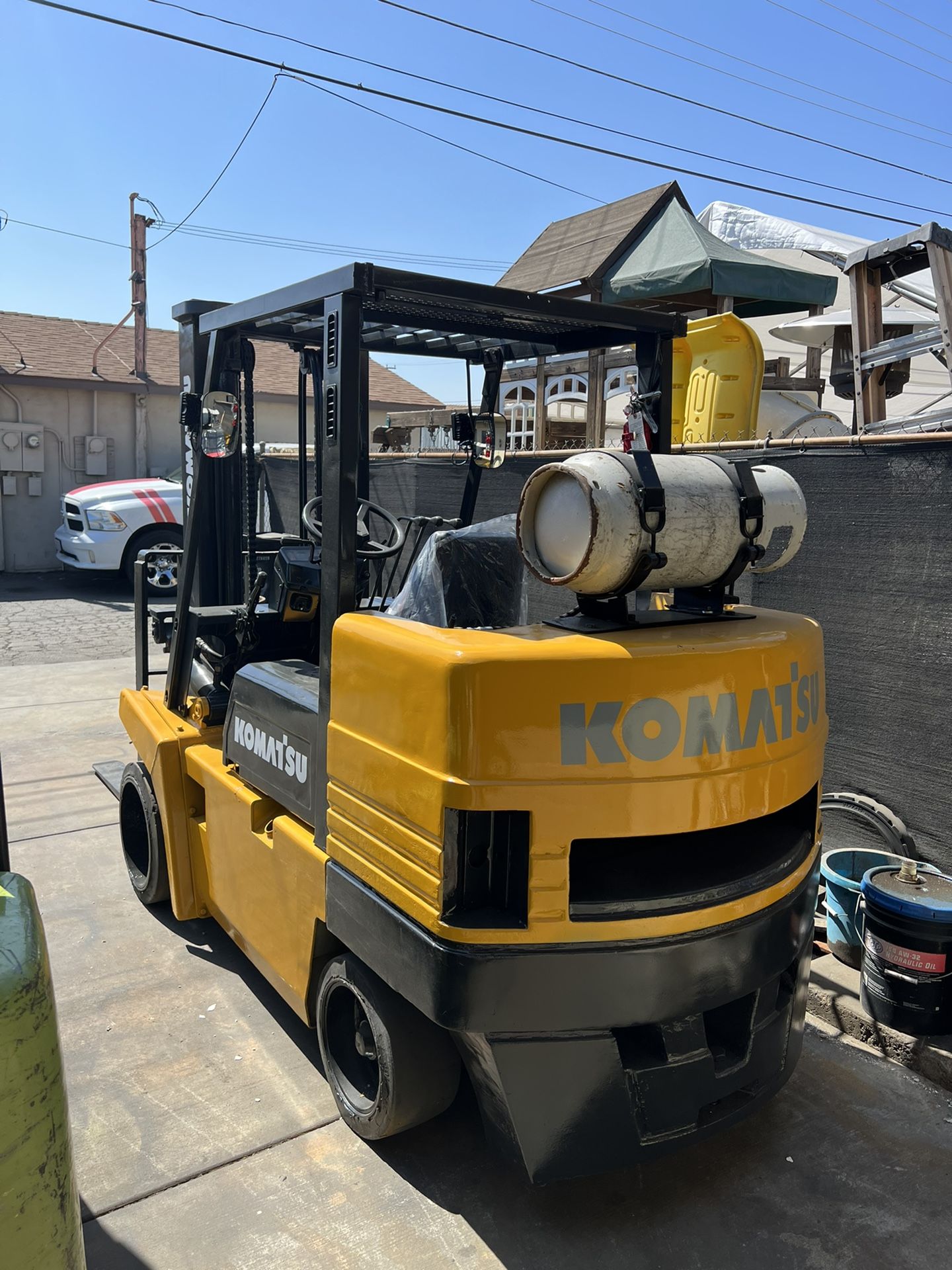 Komatsu Forklift 10,000 pound capacity