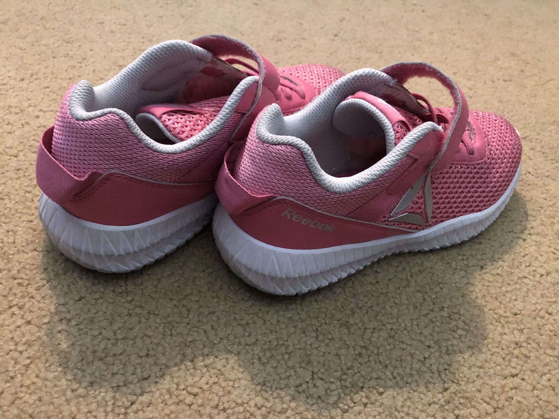 Girl’s Reebok Shoes Size US 1 1/2