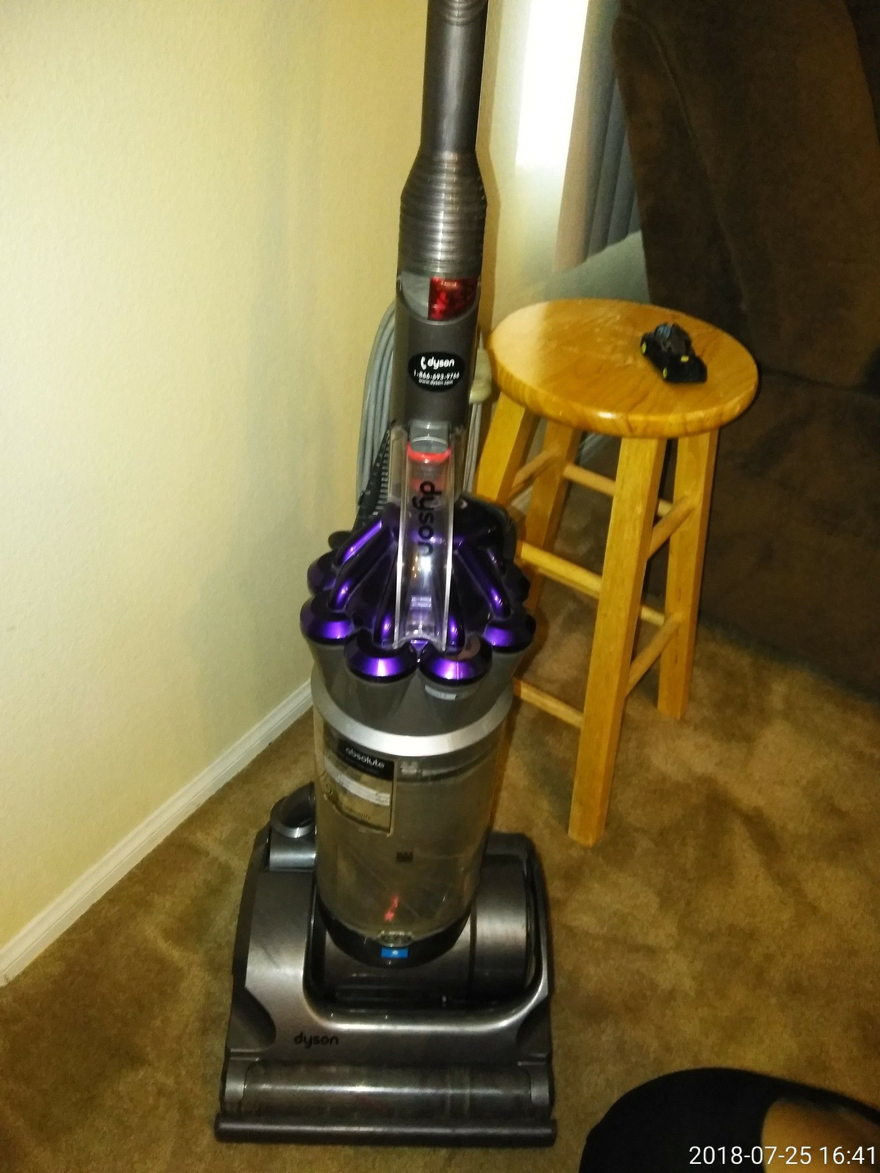 DYSON VACUUM