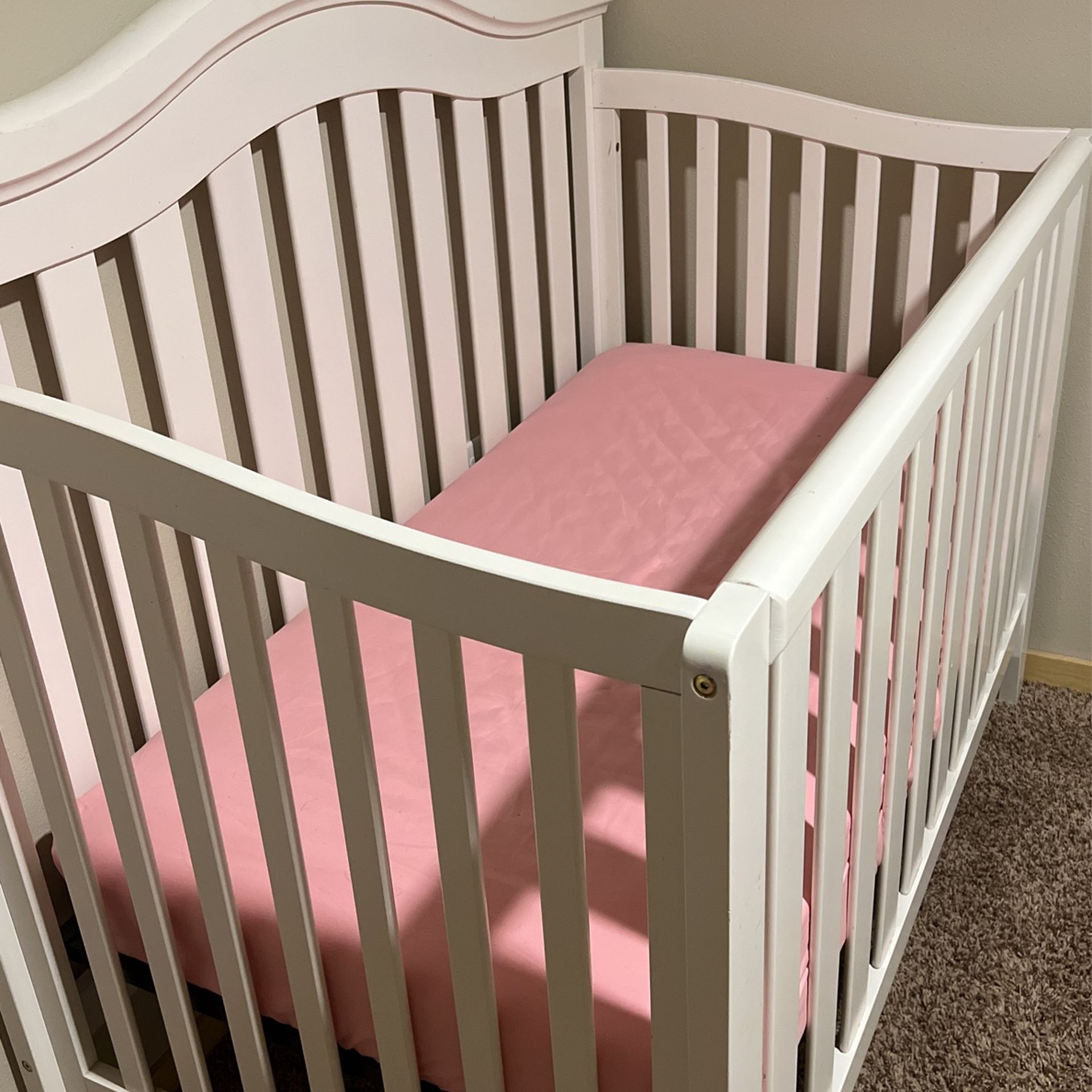 Crib And Changing Table Set for Sale in Everett, WA OfferUp
