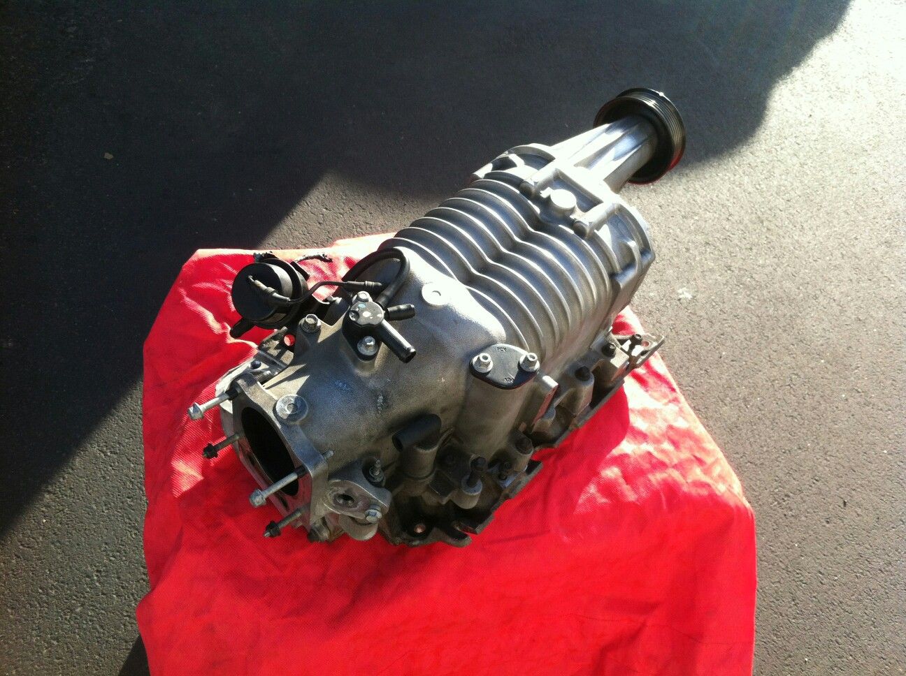 Supercharger Eaton M90 5th gen with manifold Gm 3.8. GEN 5 for Sale in