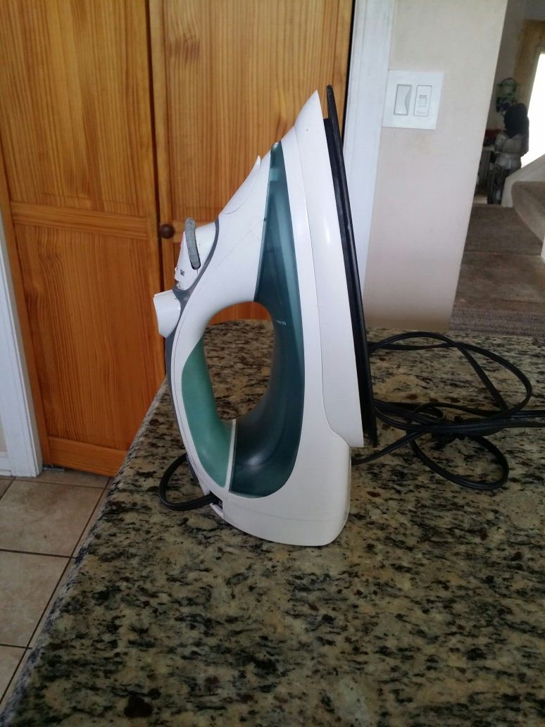 Sunbeam Steam Master Drip Free Iron