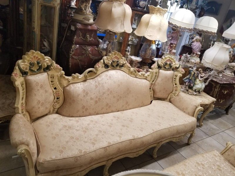 Beautiful Italian Living Room Set