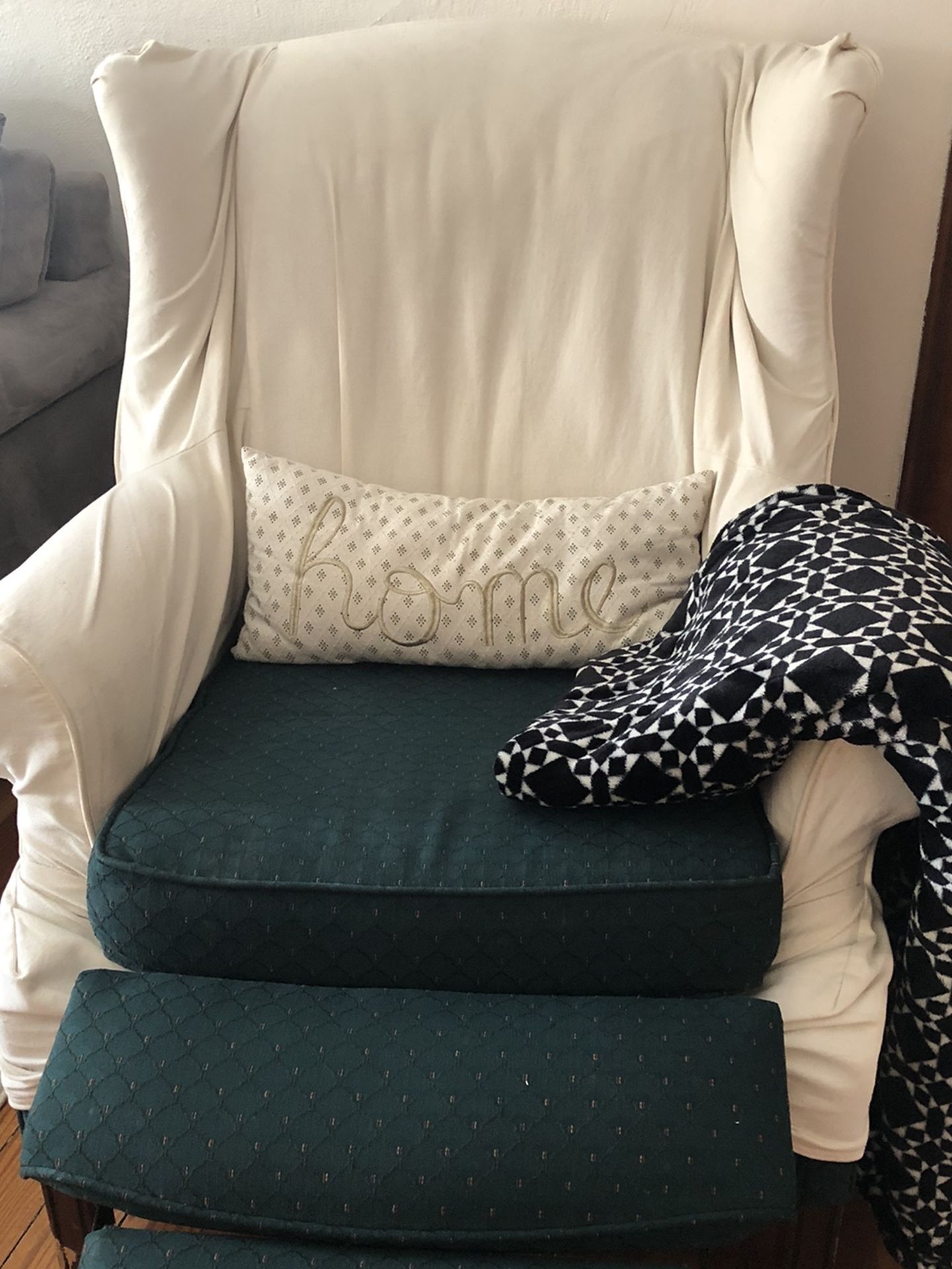 Chair With Footrest