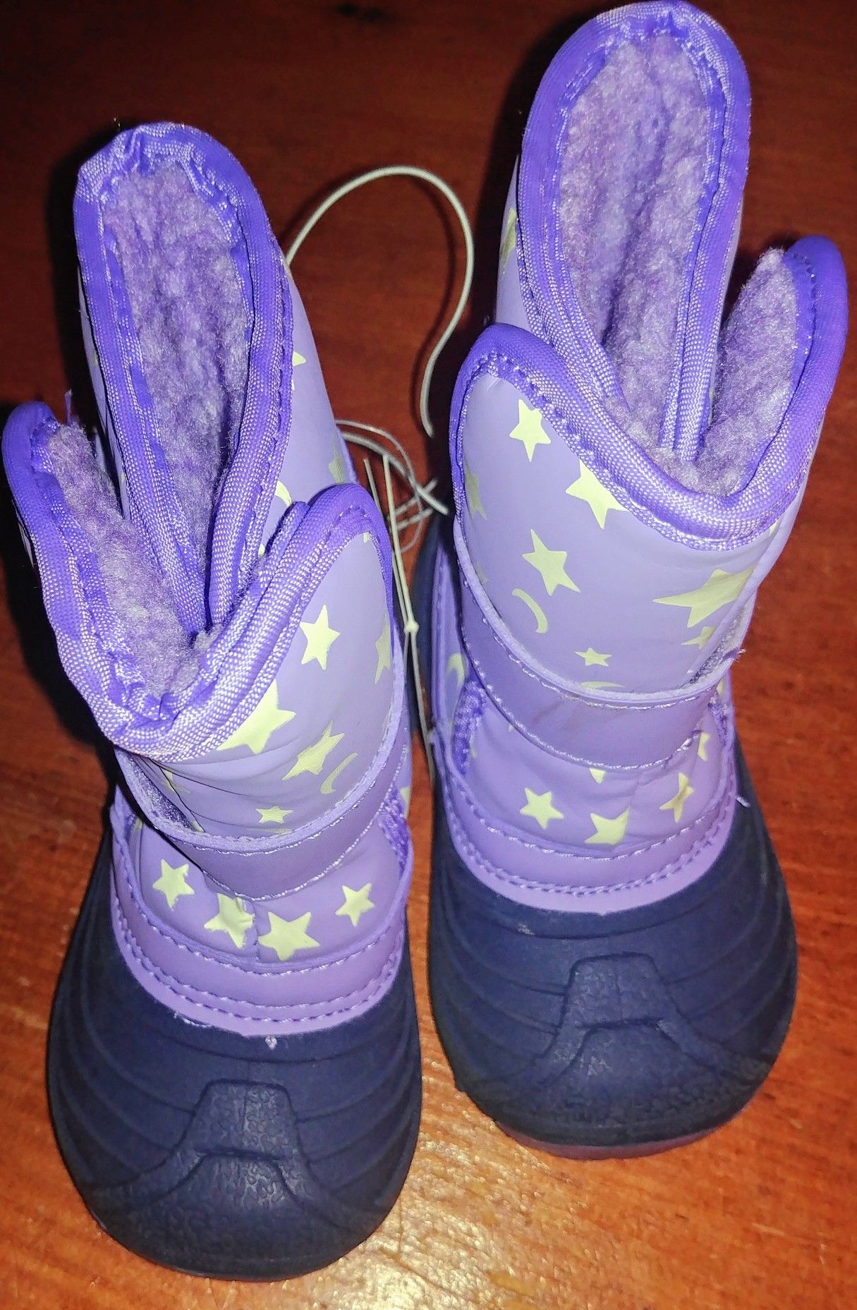 Toddler girl's Cat and Jack snowboots