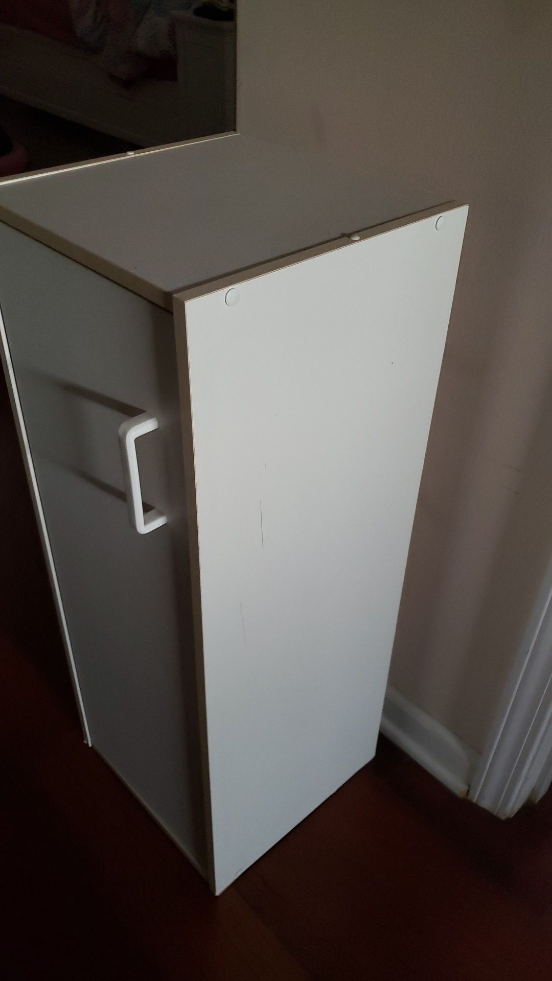 Small cabinet, cabinet, storage cabinet