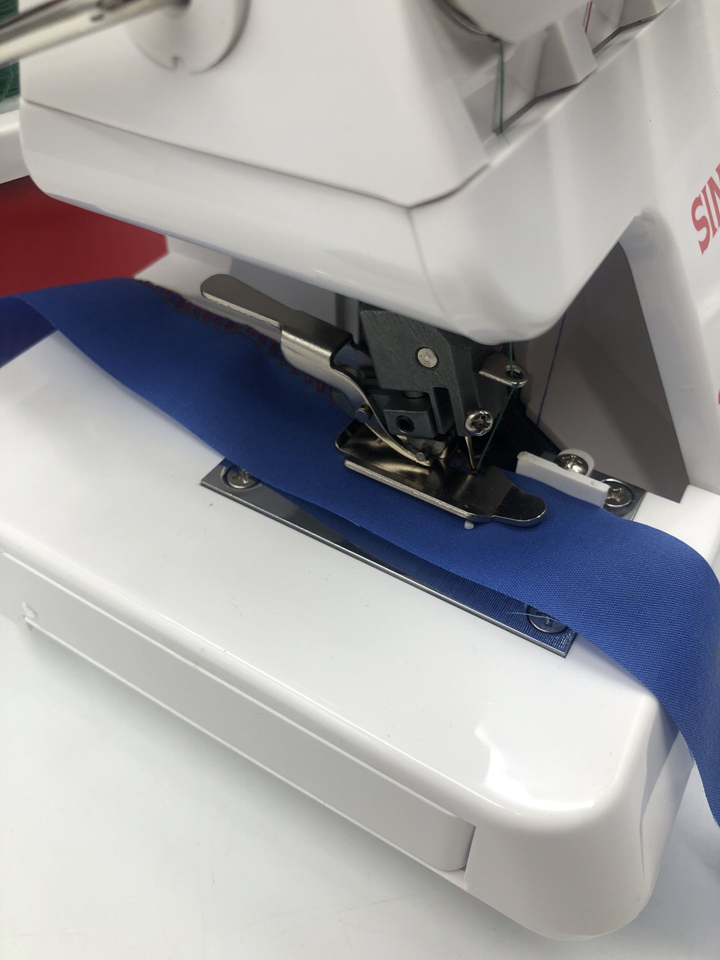 Singer Tiny Serger Sewing machine TS-380 Plus New Open Box 