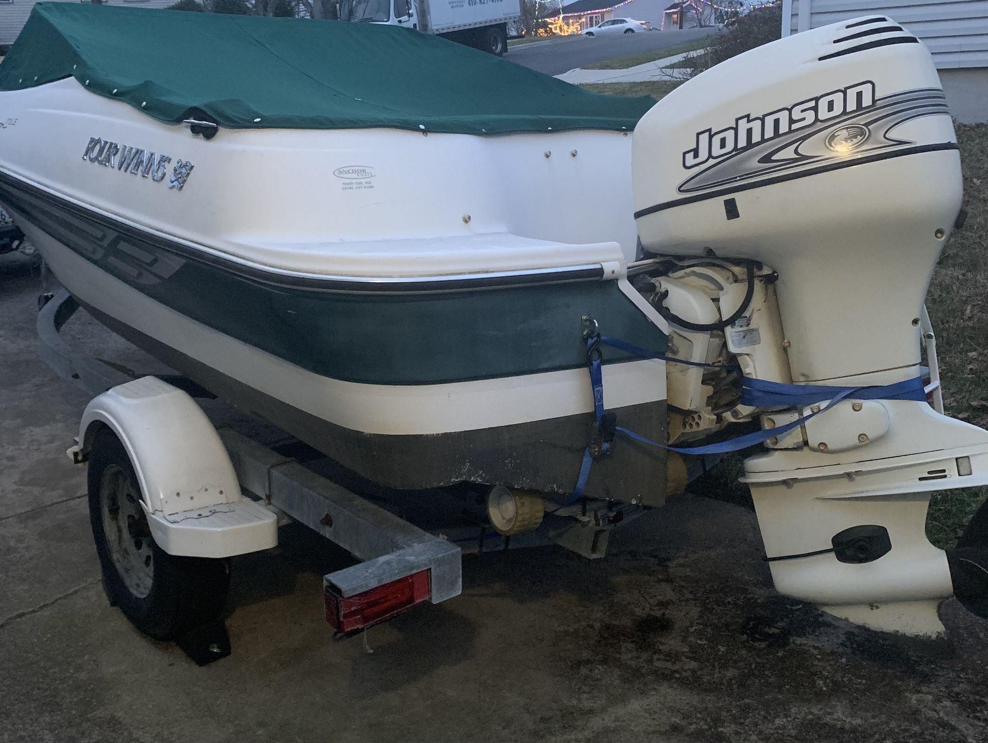 2000 Four Winns Horizon 170 Boat