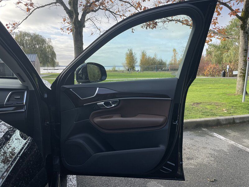 2019 Volvo XC90 T6 Momentum