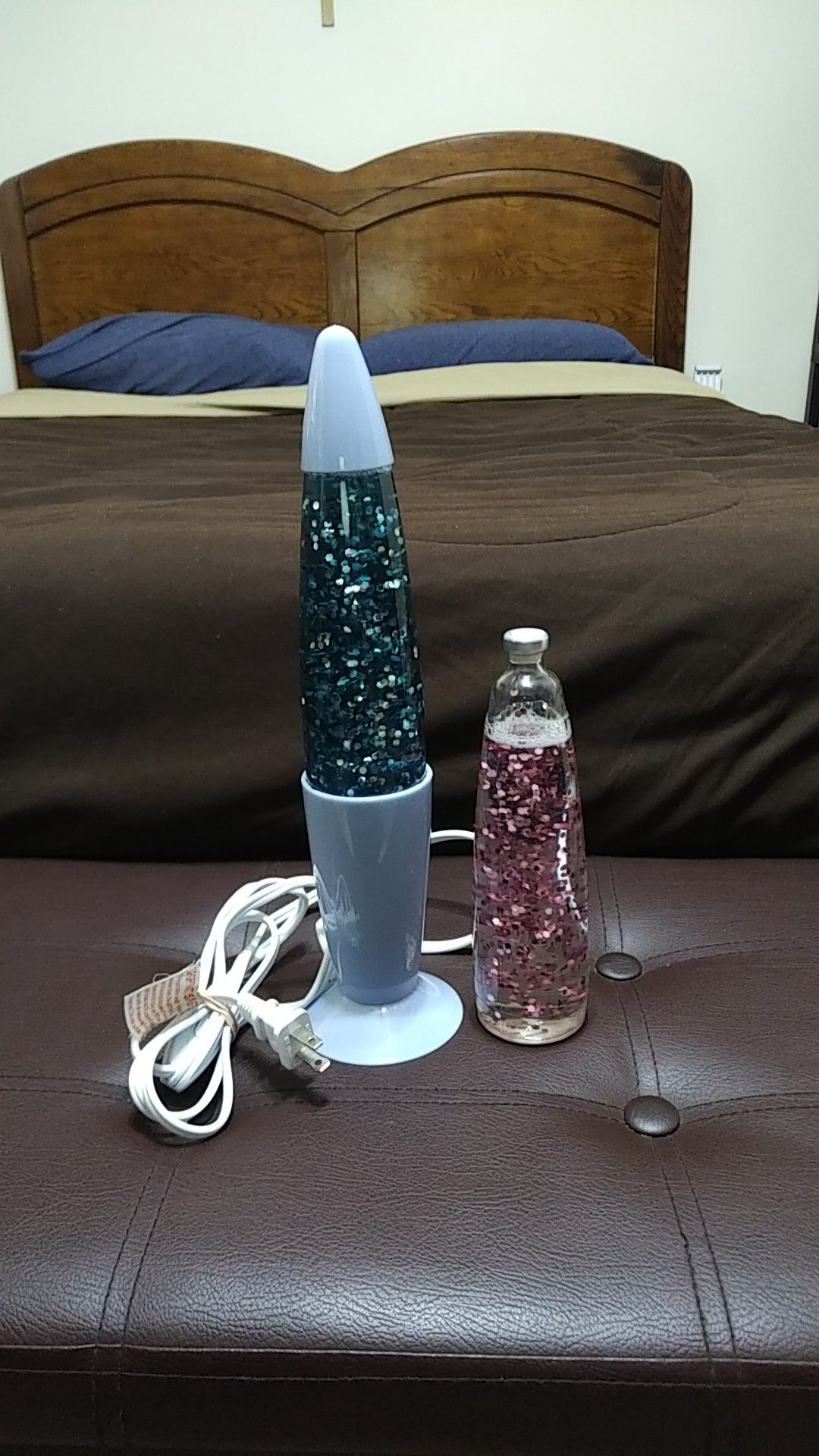 LOT OF 2 MOTION & GLITTER SHINE LAVA LAMPS ONE BASE AND CAP AND 2 BOTTLES ONE BLUE 1 RED SPARKLE