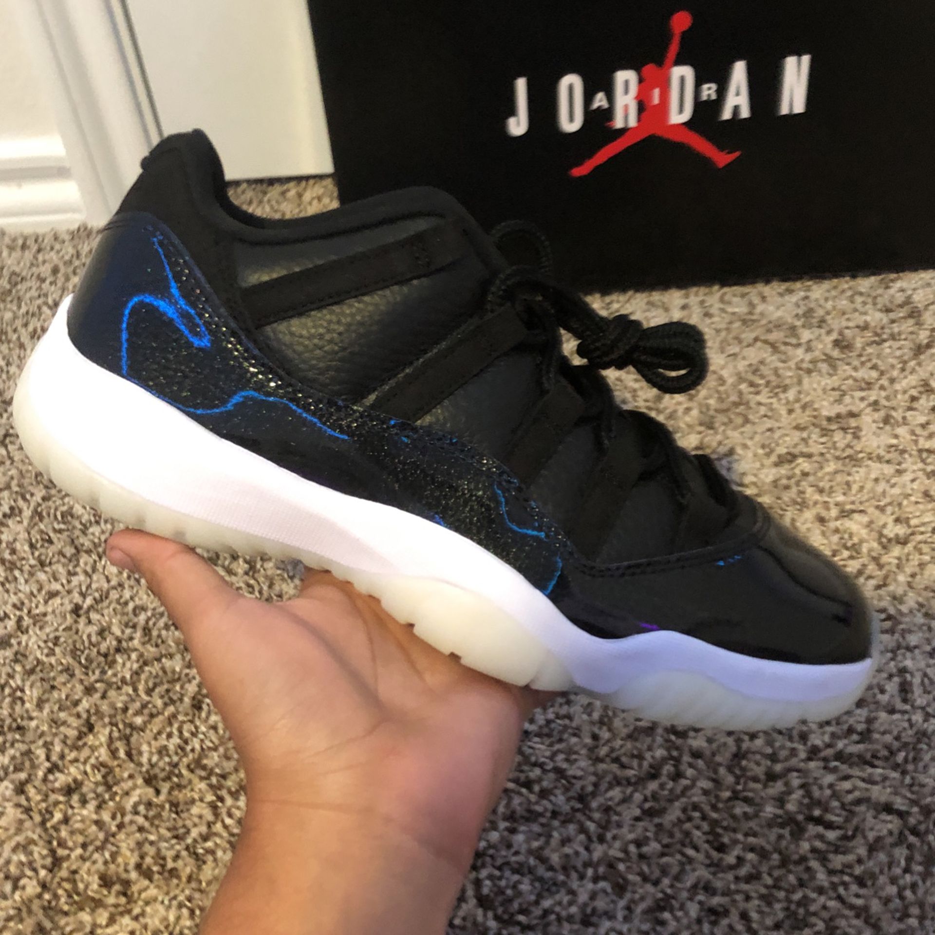 Jordan 11 Low 72-10 Size 9