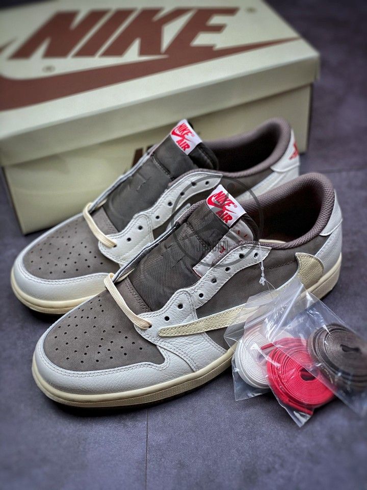 Jordan 1 Low Travis Scott Reverse Mocha Never Used