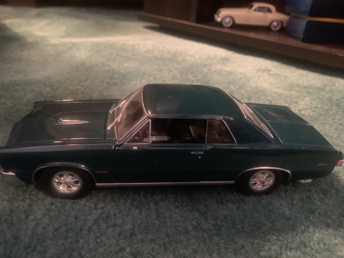 Welly 1:24 Diecast 1966 Pontiac GTO